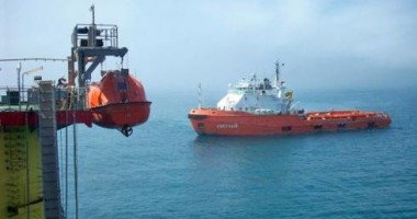 Stire din Economie : Compania Rompetrol alocă 2,8 milioane dolari pentru dragarea portului Midia