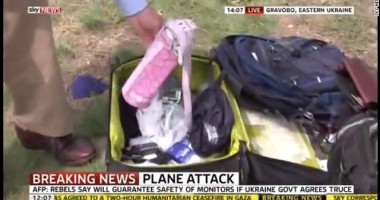 Plângeri împotriva unui jurnalist de la Sky News care a umblat în bagajele victimelor MH17 - 2