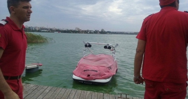 Stire din Eveniment : ALERTĂ PE LACUL SIUTGHIOL. Intervin pompierii!