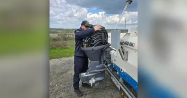 Stire din Eveniment : Motor de ambarcațiune căutat de autoritățile din Norvegia, descoperit în Tulcea