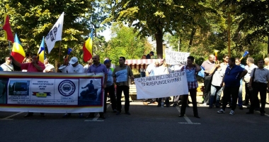 Foto - Video. Protest de amploare al sindicaliștilor RATC. Se cere schimbarea conducerii - 4