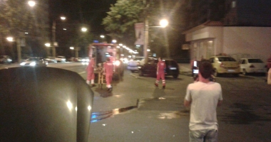 Foto-Video / IMPACT FRONTAL, PATRU MAȘINI AVARIATE! Victima, o femeie gravidă - 3
