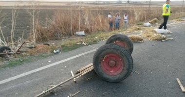 UPDATE. GRAV ACCIDENT RUTIER LA CONSTANȚA. O CĂRUȚĂ A FOST SPULBERATĂ DE UN AUTOTURISM - 2