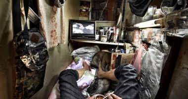 IMAGINI INCREDIBILE DIN APARTAMENTELE "SICRIU" / Cum e viața cu masa lângă WC și sârma de rufe deasupra aragazului - 2