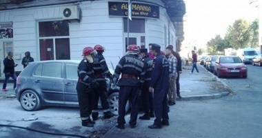 Galerie foto. Incendiu la Constanța. ARDE O MAȘINĂ! - 2