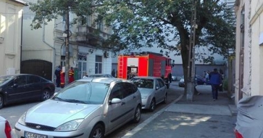 Galerie foto. Incendiu la Constanța. ARDE O MAȘINĂ! - 4