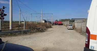 UPDATE - Arde o locomotivă în Poarta 9 - 1