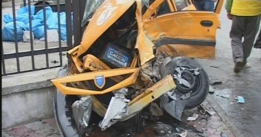 Stire din Eveniment : Accident rutier GRAV în județul Constanța. Un TIR a spulberat o DACIA! Galerie FOTO și VIDEO