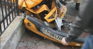 Accident rutier GRAV în județul Constanța. Un TIR a spulberat o DACIA! Galerie FOTO și VIDEO - 7