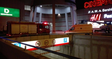 GALERIE FOTO-VIDEO / INCENDIU LA MARITIMO. Intervin mai multe autospeciale - 5