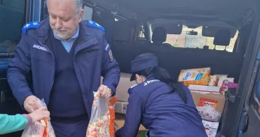 Stire din Eveniment : Jandarmii constănțeni au răspândit spiritul sărbătorilor, la Constanța