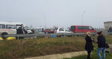 GALERIE FOTO / ACCIDENT GRAV PE AUTOSTRADA SOARELUI. 3 morti, 60 răniti. S-A ACTIVAT CODUL ROSU - 2