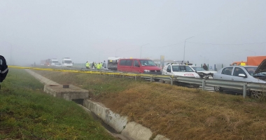 GALERIE FOTO / ACCIDENT GRAV PE AUTOSTRADA SOARELUI. 3 morti, 60 răniti. S-A ACTIVAT CODUL ROSU - 9