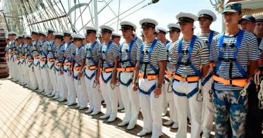 Stire din Eveniment : OMAGIU ADUS EROILOR MARINARI, LA CONSTANȚA