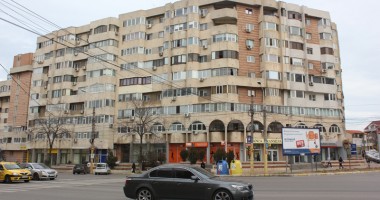 Poate administratorul blocului să fie și președintele asociației?