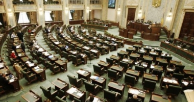Stire din Politică-Administrație : Revizuirea Constituției va fi decisă de Senat