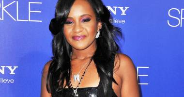 Stire din Monden : Preț imens pentru o fotografie cu Bobbi Kristina în sicriu