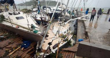 Stire din Actualitate : DEZASTRU NATURAL ÎN VANUATU. CICLONUL PAM A FĂCUT RAVAGII