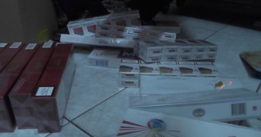 UPDATE / Pistoale, săbii și zeci de mii de lei găsite la contrabandiștii de țigări – GALERIE FOTO - 2