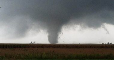 Stire din Actualitate : Statul Illinois, lovit de 22 de tornade! Sunt zeci de victime