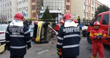 Galerie foto. GRAV ACCIDENT RUTIER LA CONSTANȚA, în dreptul Academiei Navale. Două persoane încarcerate - 5