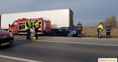IMAGINI ȘOCANTE! ACCIDENT RUTIER MORTAL. Un șofer a intrat cu mașina sub TIR. Nu sunt urme de frânare - 2