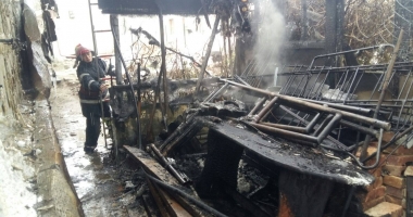 Galerie FOTO-VIDEO. Incendiu puternic în spatele Tribunalului din Medgidia - 2