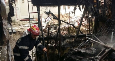 Galerie FOTO-VIDEO. Incendiu puternic în spatele Tribunalului din Medgidia - 4