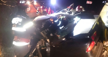 Galerie Foto-Video. TRAGEDIE RUTIERĂ LA CONSTANȚA. Șofer FĂRĂ PERMIS, DECEDAT după ce s-a izbit într-o cisternă cu motorină - 4