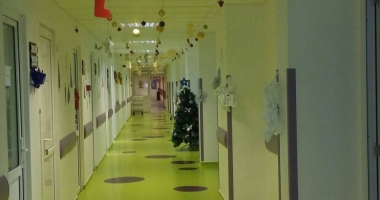 Stire din Sănătate : Galerie foto / Secția de Pediatrie din Spitalul Județean Constanța, pregătită de sărbători