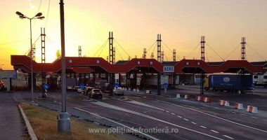 Trei cetățeni indieni și doi iranieni, opriți la frontieră