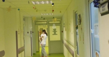 Galerie foto / Secția de Pediatrie din Spitalul Județean Constanța, pregătită de sărbători - 6