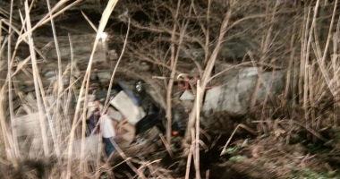 Galerie Foto-Video / GRAV ACCIDENT RUTIER LA CONSTANȚA. Un șofer A SĂRIT cu mașina de pe Podul IPMC, peste O CASĂ - UPDATE - 2