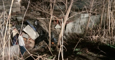 Galerie Foto-Video / GRAV ACCIDENT RUTIER LA CONSTANȚA. Un șofer A SĂRIT cu mașina de pe Podul IPMC, peste O CASĂ - UPDATE - 4