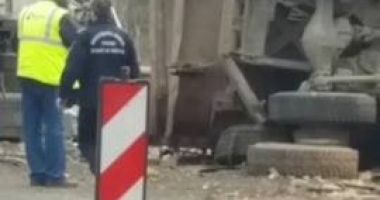 FOTO - VIDEO. GRAV ACCIDENT RUTIER SPRE CONSTANȚA, între două TIR-uri și o dubă. Unul dintre șoferi A MURIT - 6