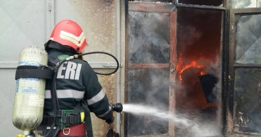 FOTO-VIDEO / Incendiu PUTERNIC în Constanța! PERICOL DE EXPLOZIE, DIN CAUZA MOTORINEI DINĂUNTRU - 5