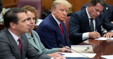 Stire din Actualitate : Procesul lui Trump în dosarul documentelor clasificate va fi lansat pe 20 mai 2024