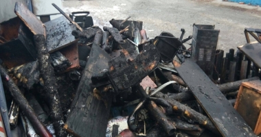 GALERIE FOTO-VIDEO / INCENDIU PUTERNIC LA CONSTANȚA. Depozit de electrotehnice, mistuit de flăcări - UPDATE - 2