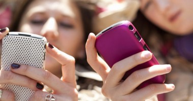 Stire din Sănătate : Dependența de telefoane și internet: boală psihologică