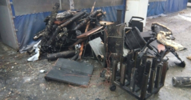 GALERIE FOTO-VIDEO / INCENDIU PUTERNIC LA CONSTANȚA. Depozit de electrotehnice, mistuit de flăcări - UPDATE - 7