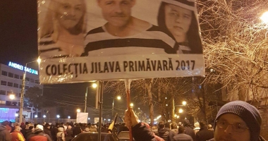 Galerie foto. A PATRA NOAPTE DE PROTESTE LA CONSTANȚA. Oamenii scandează: "DRAG NE-Ai fi în pușcărie" - 14