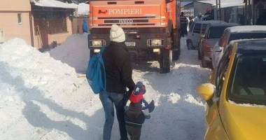 GALERIE FOTO. EXPLOZIE PUTERNICĂ LA CONSTANȚA. CASA AFECTATĂ STĂ SĂ CADĂ! UPDATE - 2