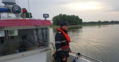 DISPĂRUT ÎN DUNĂRE, căutat de pompieri