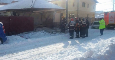 GALERIE FOTO. EXPLOZIE PUTERNICĂ LA CONSTANȚA. CASA AFECTATĂ STĂ SĂ CADĂ! UPDATE - 3