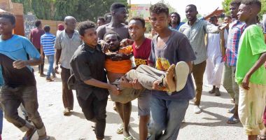 Stire din Actualitate : Şapte oameni au murit şi 140 au fost răniţi în Sudan, după ce armata a deschis focul împotriva protestatarilor