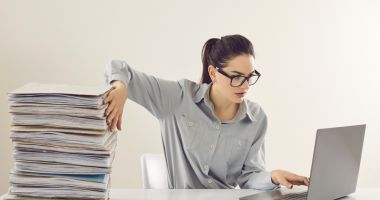 Stire din Economie : Contribuabilii vizaţi de obligativitatea RO e-Factura trebuie să înceapă să se pregătească
