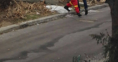 Galerie foto / Descoperire macabră la Constanța. Bărbat mort, scos dintr-o canalizare - 2