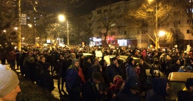 GALERIE FOTO-VIDEO / PROTESTE DE AMPLOARE la Constanța: "PSD, ciuma roșie!" - 13