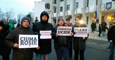 Galerie foto / Constănțenii au protestat împotriva legii amnistiei și grațierii - 17