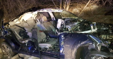 GALERIE FOTO / Mercedes spulberat de un TIR, la Constanța. Șoferul nu a avut nicio șansă - 2
